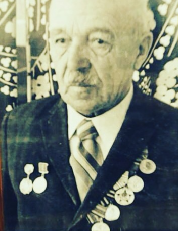 Гаджиев Эльмирза Гаджиевич