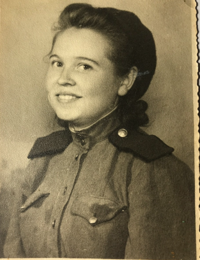 Попова Анна