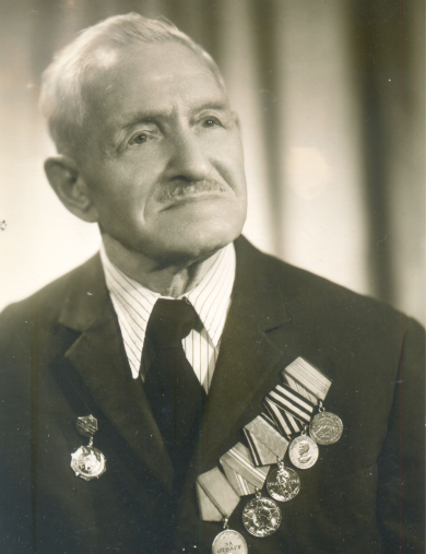 Мирошников Василий Матвеевич