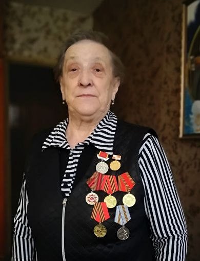 Пискунова (Яковлева) Людмила Ивановна