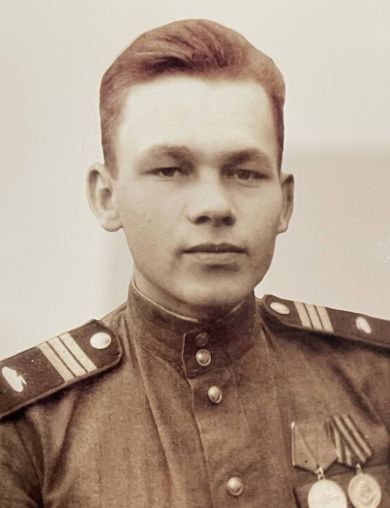 Ишматов Лазарь Дмитриевич
