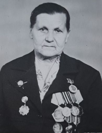 Плюснина Александра Петровна