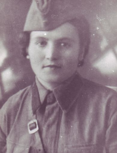 Снежкова (Лысакова) Валентина Лукьяновна