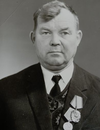 Лапин Максим Гаврилович