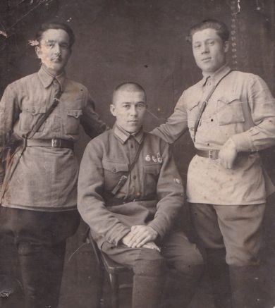 Бикбов Евгений Архипович (слева)