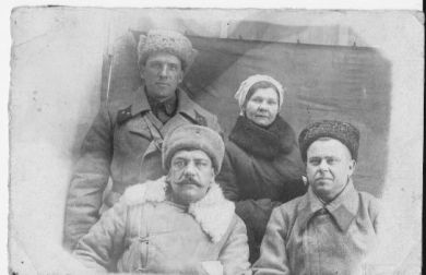 Гурский Степан Степанович (в первом ряду слева)