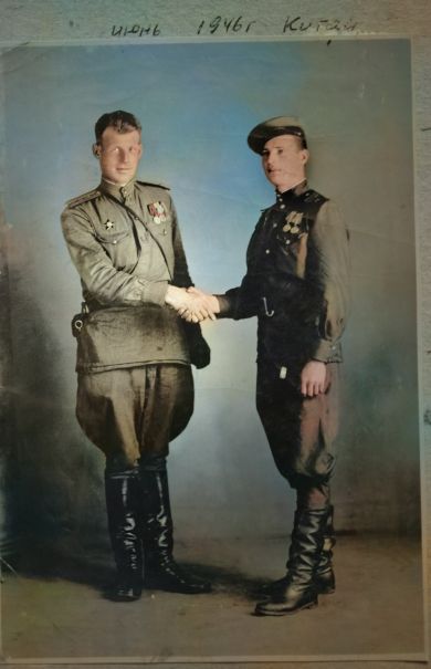 Слева_ Рябуха Иван Фёдорович (слева)