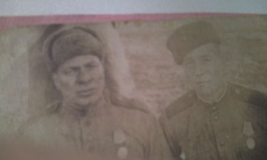 Максимов Михаил Леонтьевич (слева)