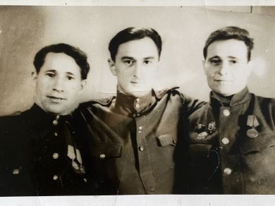 Тыщенко В.Х.,Желудков Е.В.(в центре),Звездаков Н.П