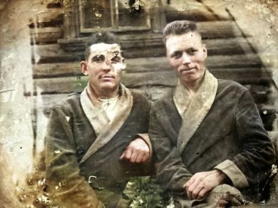 Чуркин И.П. (слева) и НЕИЗВЕСТНЫЙ солдат (справа)