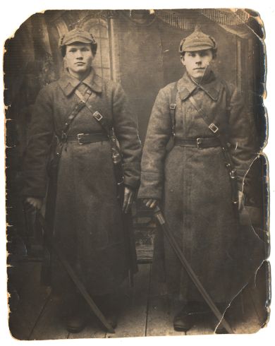 Пенкин Андрей Георгиевич (слева) с другом