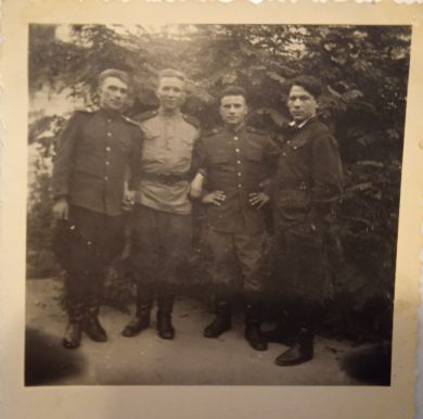 Справа налево: Павел, Николай, Николай, Александр Ефимович Попков