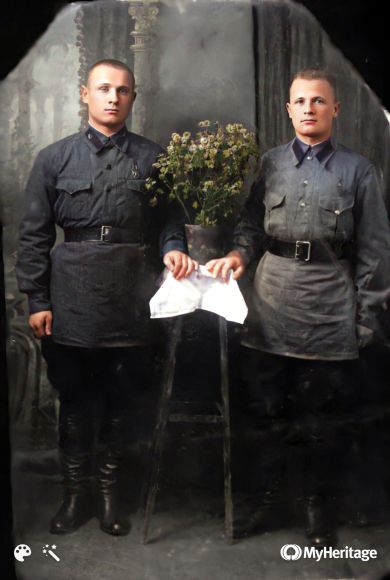 Кузнецов Михаил Васильевич (слева)