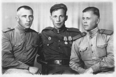 Боровиков Сергей Александрович (справа)