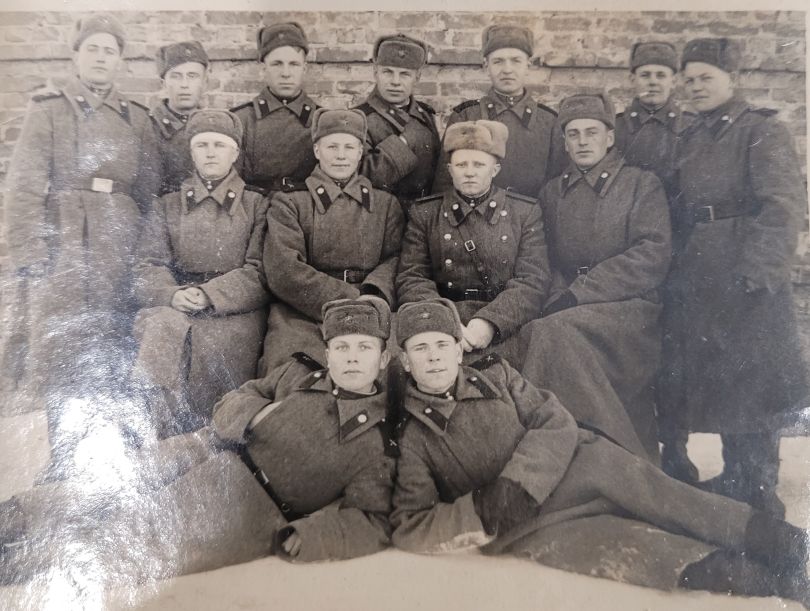 Анатолий с сослуживцами